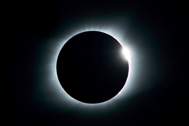 4 Places to Watch the 2024 Total Solar Eclipse RV Select