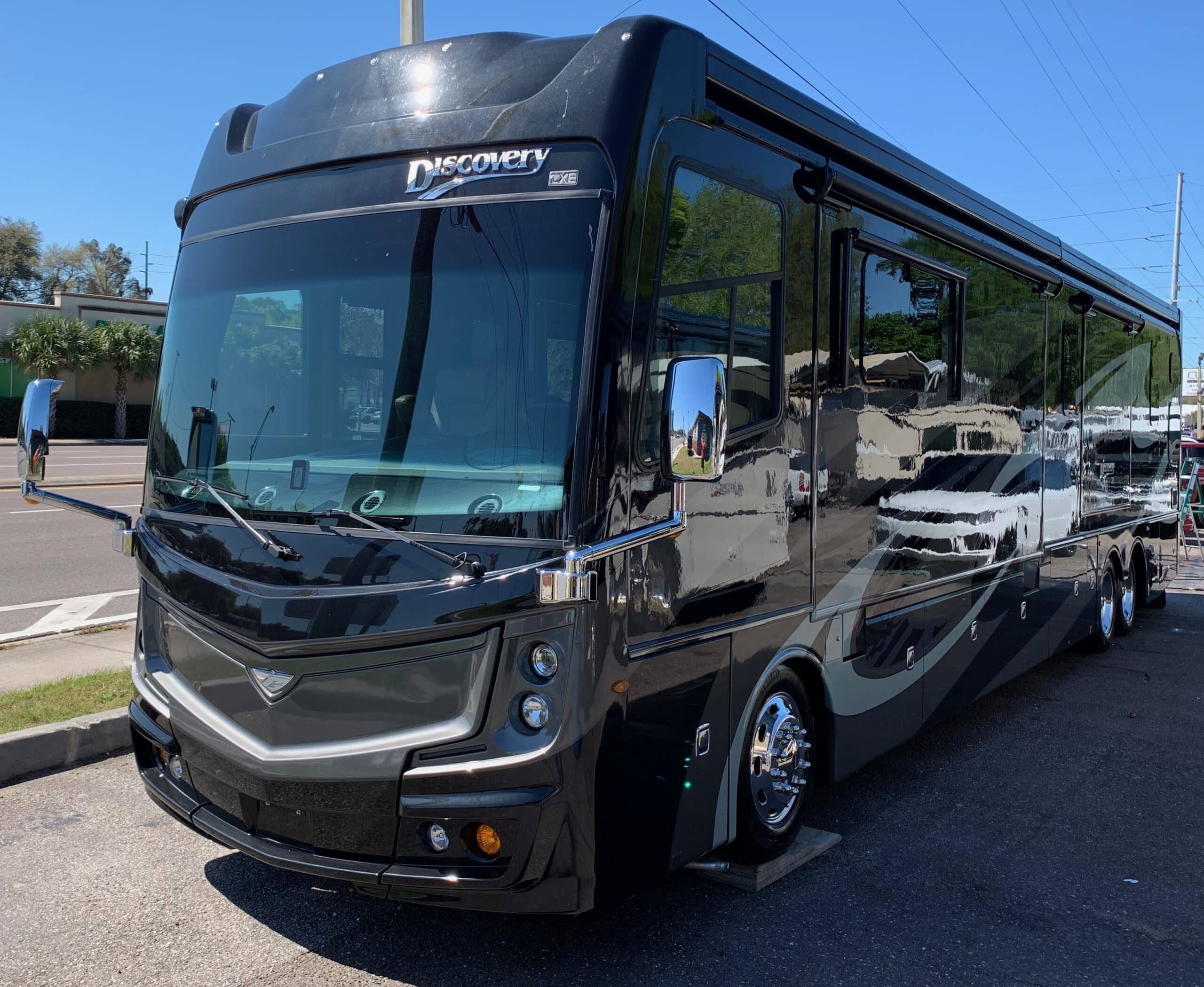 2019-Fleetwood-Discovery-44B-16k-miles-4-slides-bath-half-459hp-Cummins-prestigious-coach-scaled-1